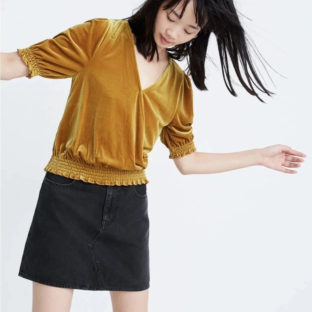 Madewell | Velvet Smocked Crossover Top in Egyptian Gold Size Medium